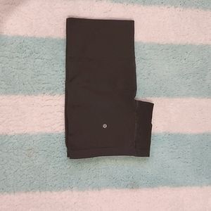 Size 10 lululemon sculpt shorts
